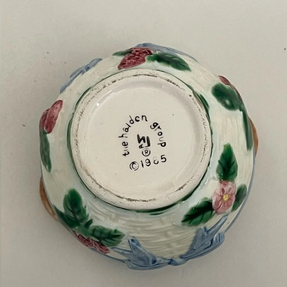 Unbranded vintage teapot